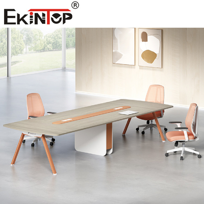 Modern Özel Ahşap Konferans Masası, Entegre Görsel-İşitsel Sistemler İçerir