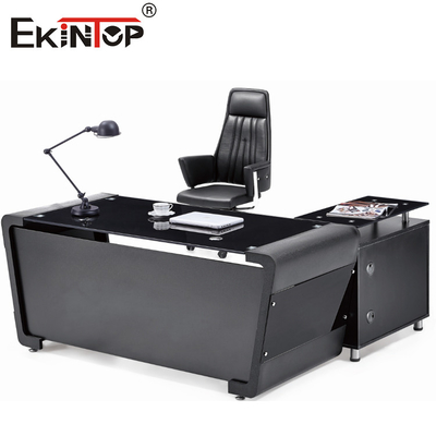 Ofis binası için çelik bacaklı modern cam masa