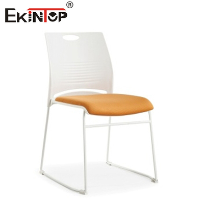 Çalışma için yazma yastığı olan modern stil katlanabilir eğitim sandalyesi