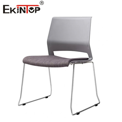 Plastik Sırt Yastığı Metal Bacaklı Sürdürülebilir Eğitim Sandalyesi Minimalist Stil