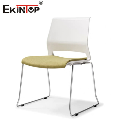 Plastik Sırt Yastığı Metal Bacaklı Sürdürülebilir Eğitim Sandalyesi Minimalist Stil