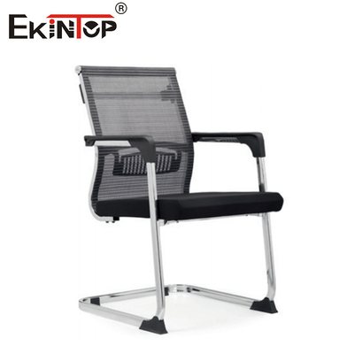 Nefes alabilen, kıvrımlı metal çerçeveli arka ofis sandalyesi