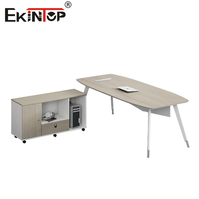 Metal bacakları ve bağlı dolabı olan Modern Şık Ofis Masası