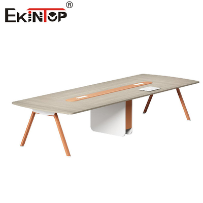 İndirimli Modern Tarzlı Metal Bacaklı Ceviz Konferans Masası