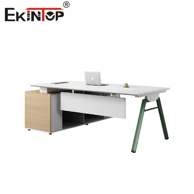 Ahşap modern stilden yapılmış bağlı dolaplı yönetim büro masası