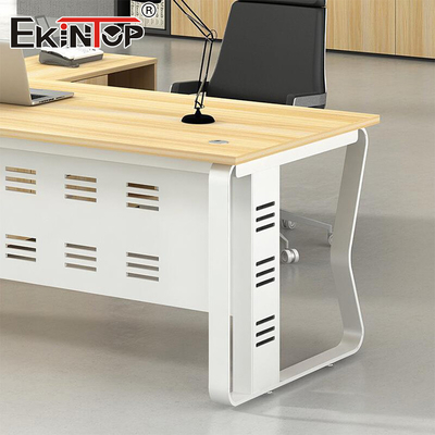 Ahşap malzemelerden çalışan ofis masası Modern stil Katı meşe masası